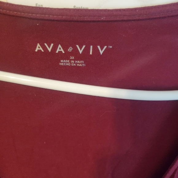 Ava & Viv 3Xl Hunter Green and Burgundy tops - Picture 4 of 6